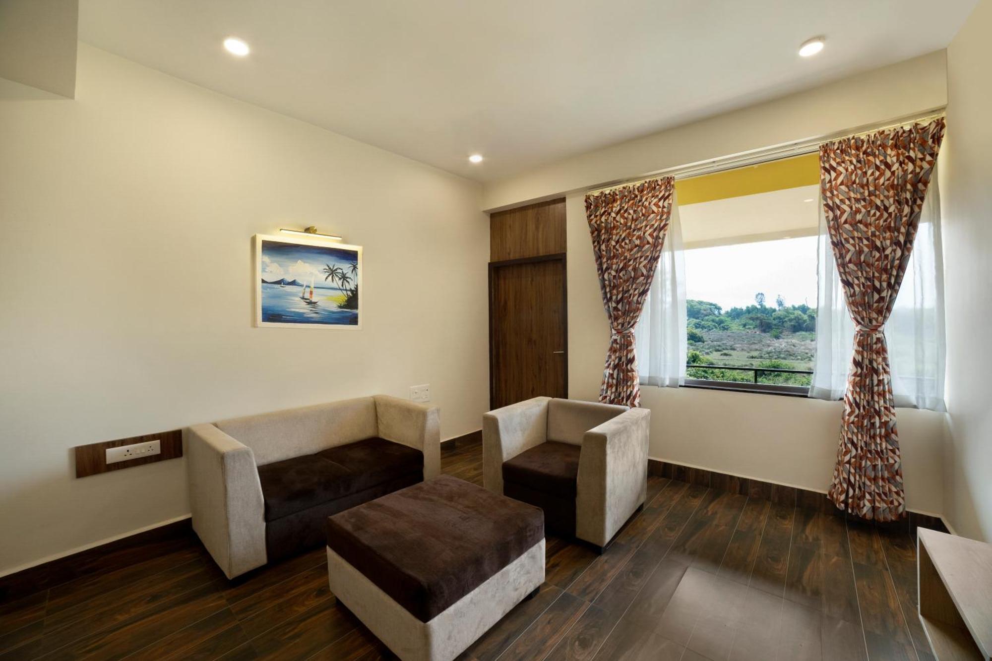 Sterling Karwar Exterior foto