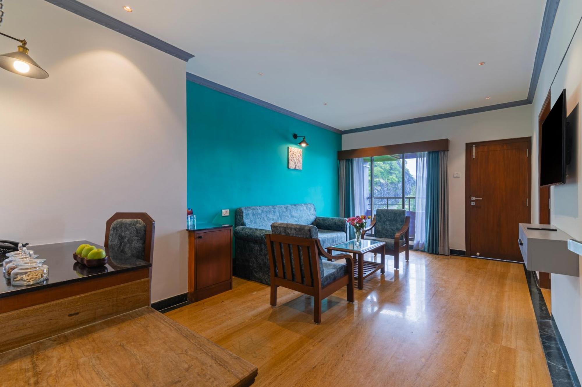 Sterling Karwar Exterior foto