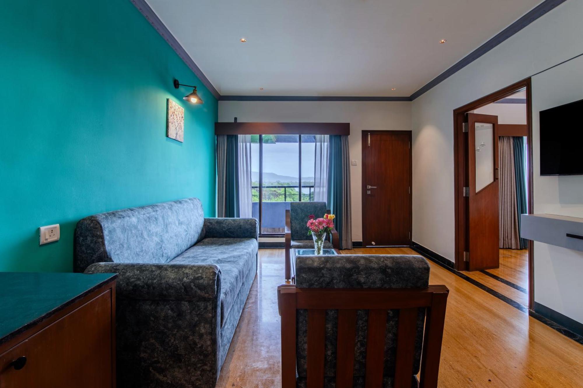 Sterling Karwar Exterior foto
