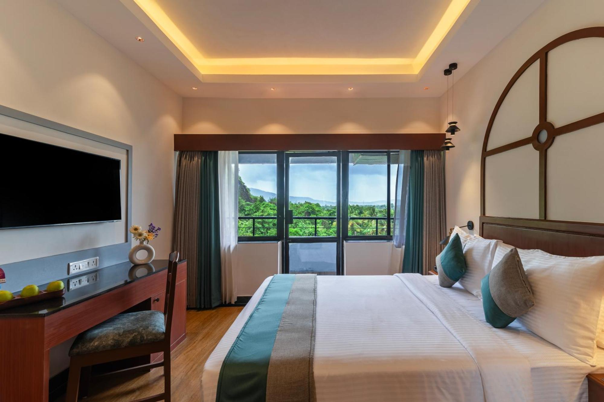 Sterling Karwar Exterior foto