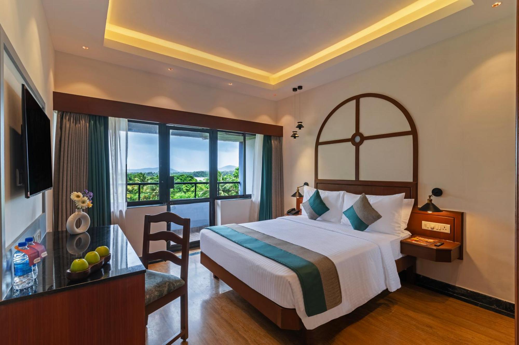 Sterling Karwar Exterior foto
