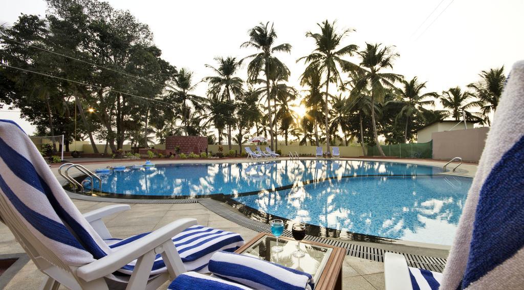 Sterling Karwar Exterior foto