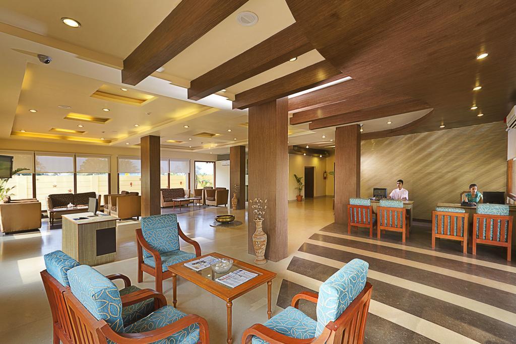 Sterling Karwar Exterior foto