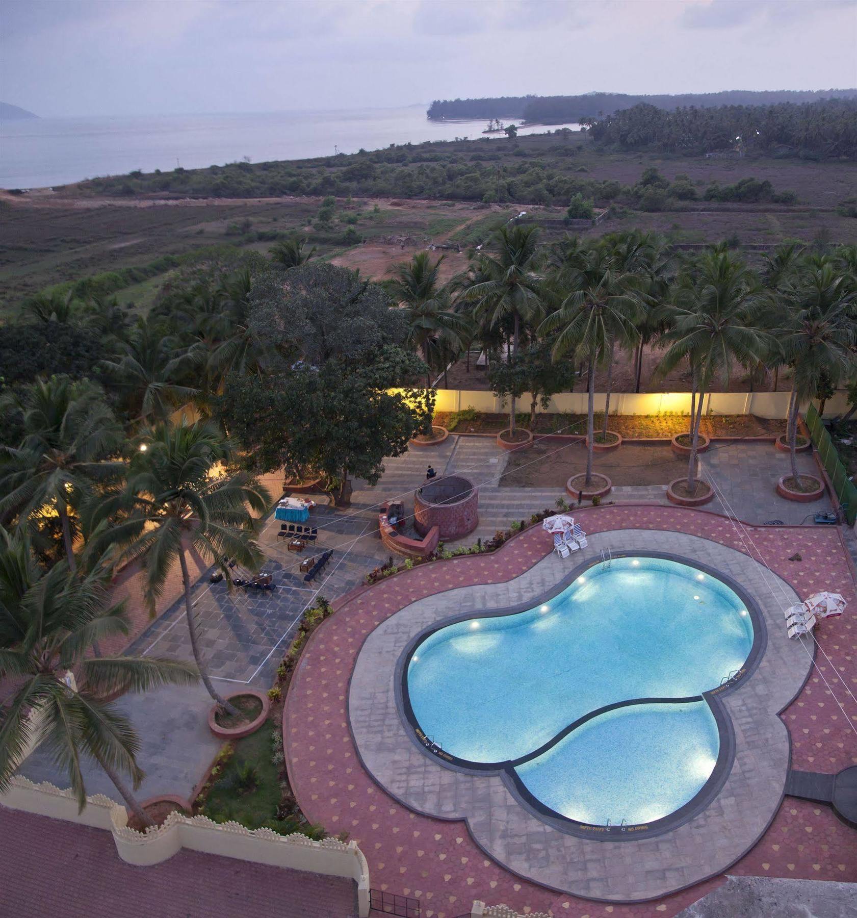 Sterling Karwar Exterior foto
