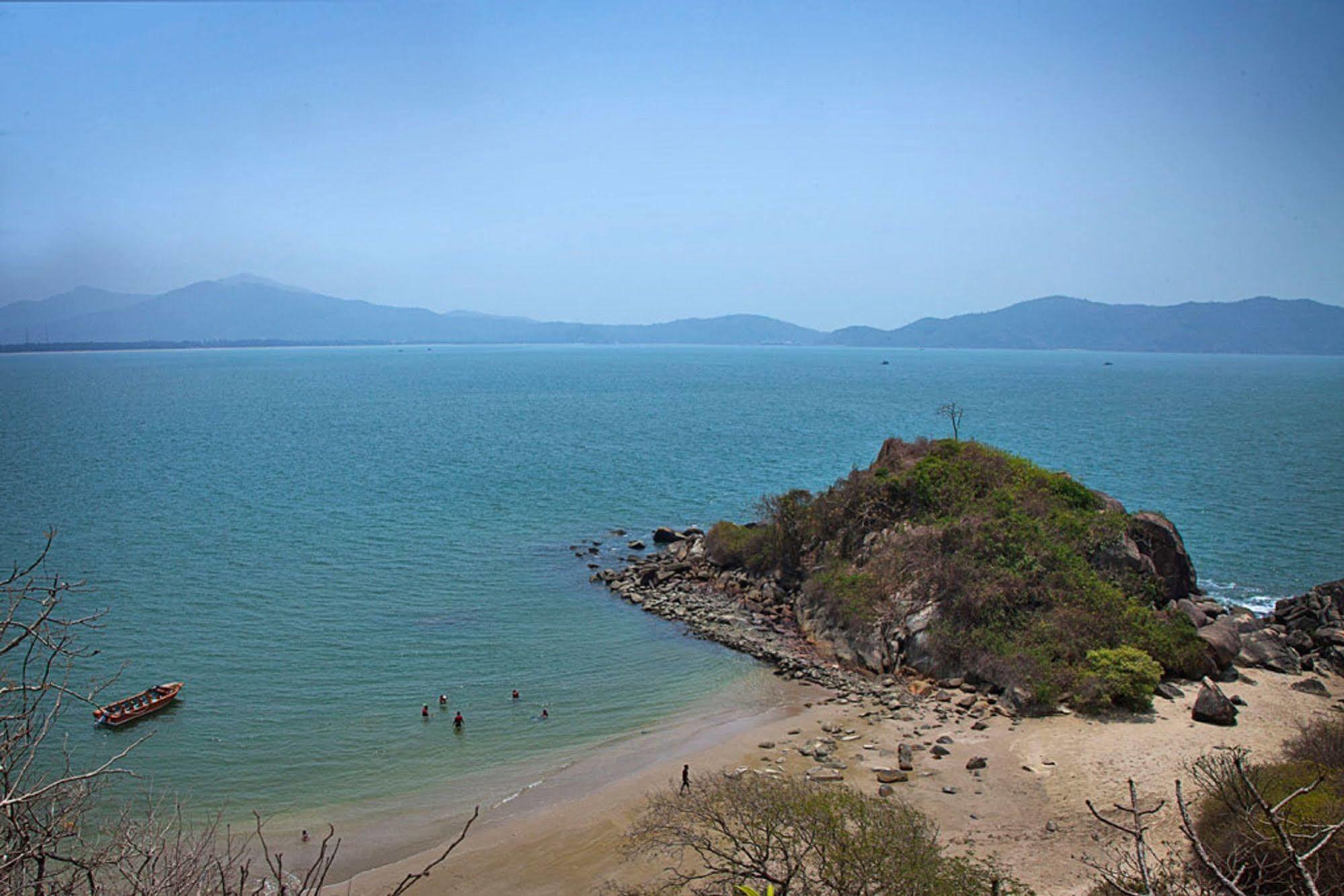Sterling Karwar Exterior foto