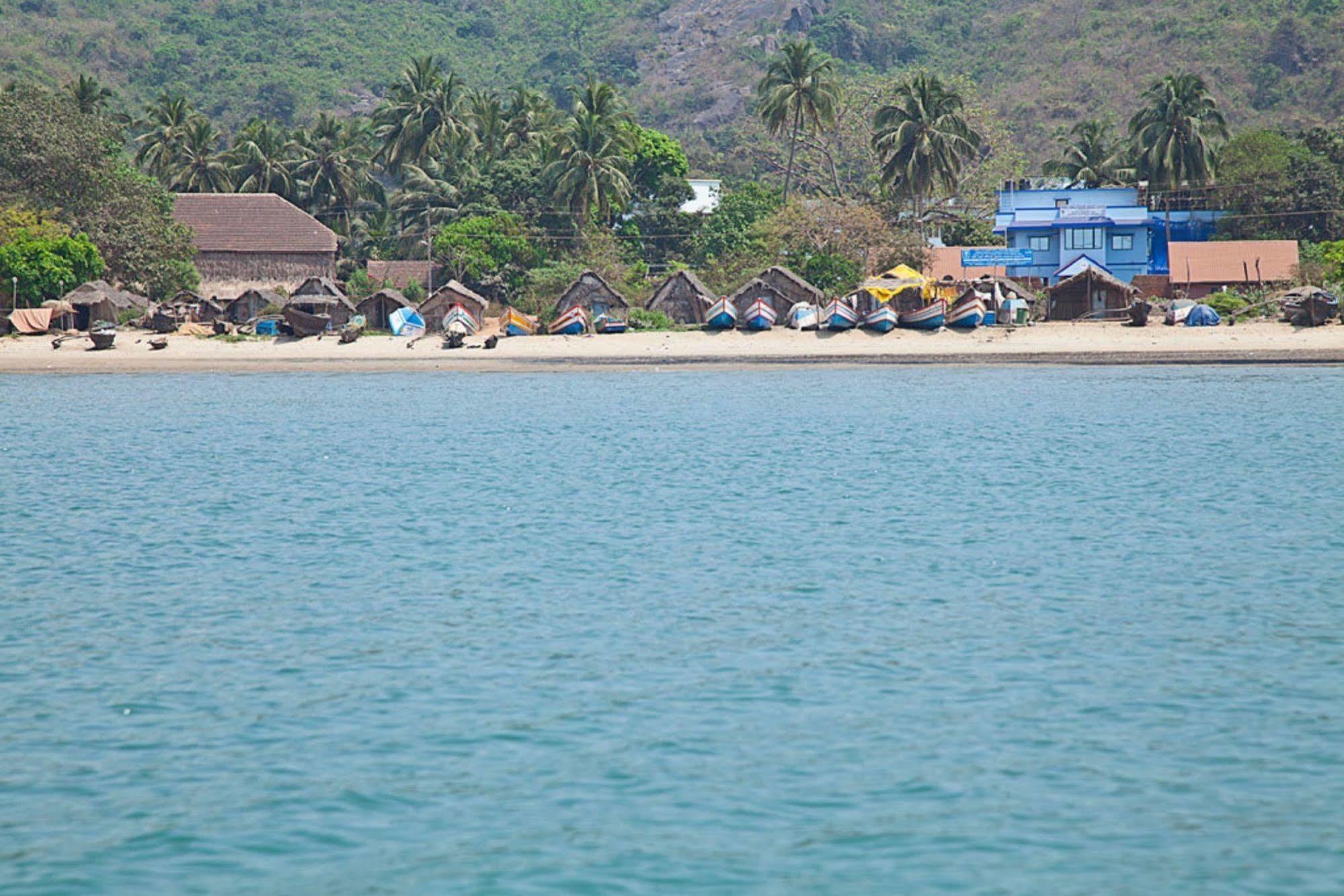 Sterling Karwar Exterior foto